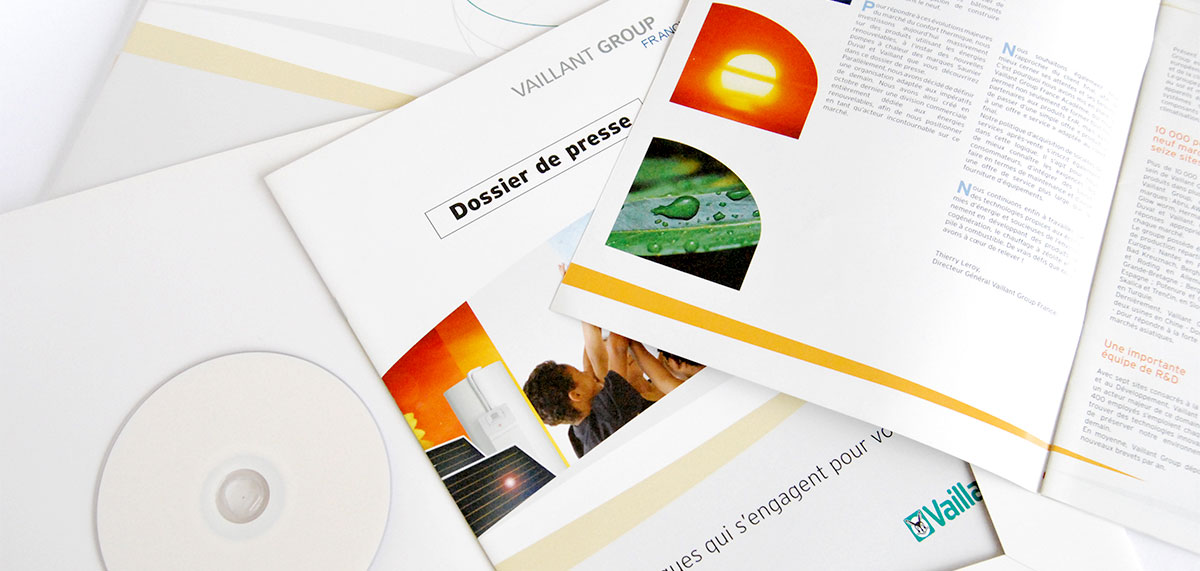 Graphiste indépendant, création et  mise en page de brochure dossier de presse entreprise